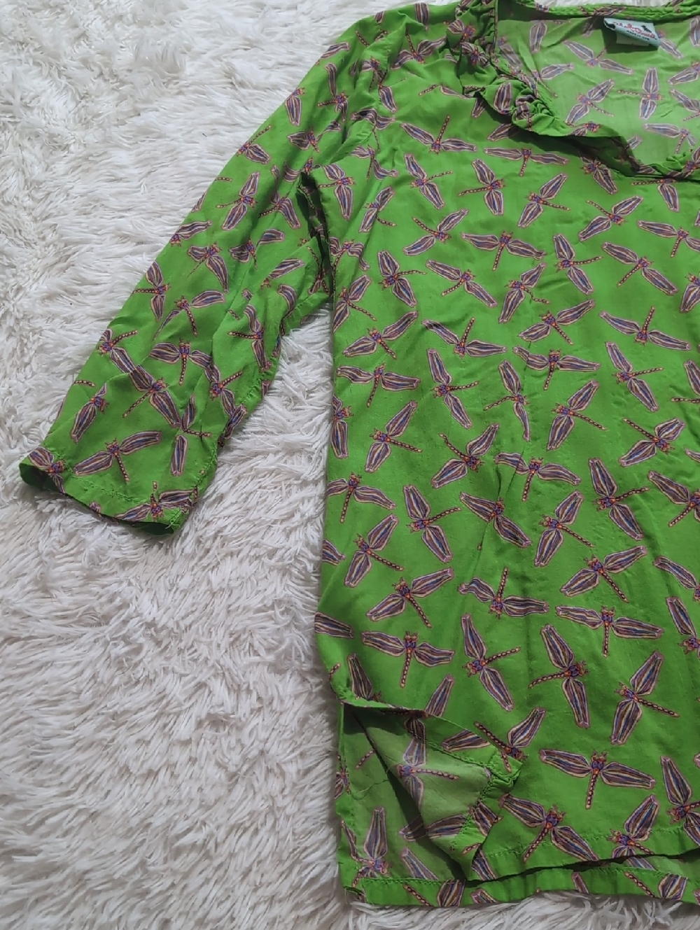 Haley & The Hound Rainbow Dragonfly Print Green Ruffle Neck 3/4 Sleeve Tunic - Picture 4 of 10